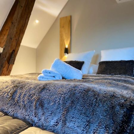 La Tour Yveline Bed & Breakfast โรม็อง-ซูร์-อีแซร์ ภายนอก รูปภาพ