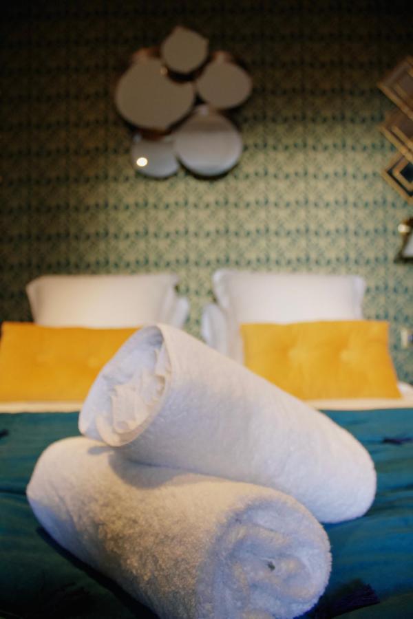 La Tour Yveline Bed & Breakfast โรม็อง-ซูร์-อีแซร์ ภายนอก รูปภาพ